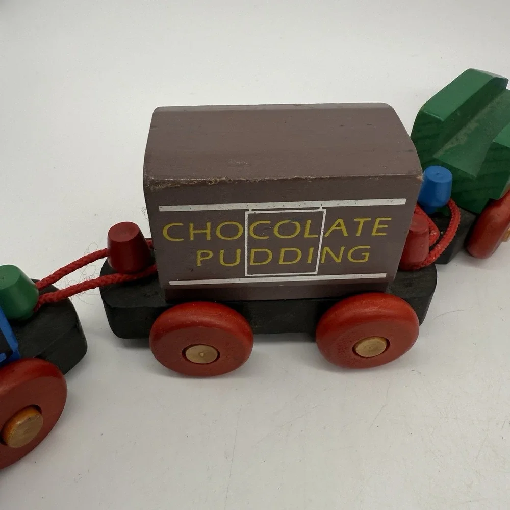 The Montgomery Schoolhouse‎ Vermont Midget Railway Wood Train Cars 6 Piece Set